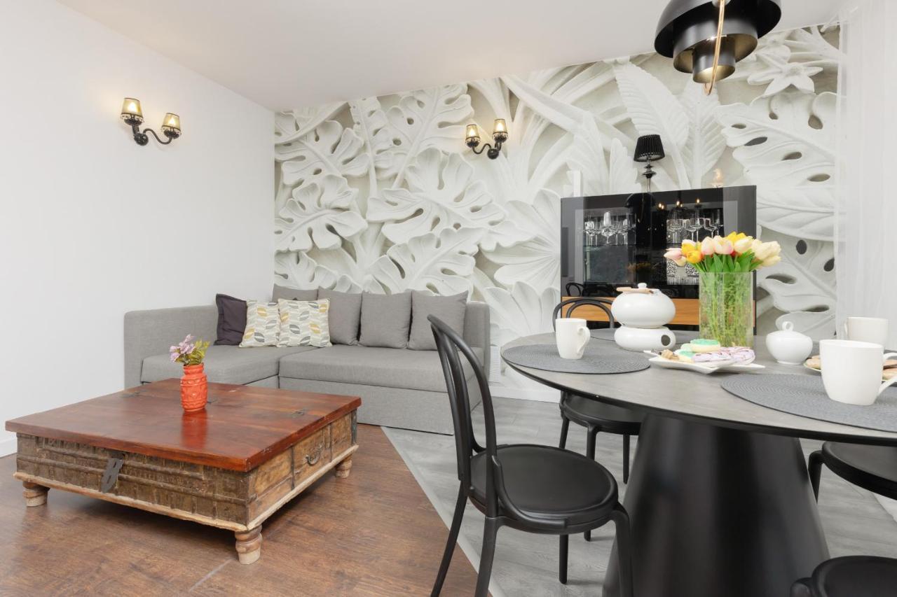 Blonia Wilanowskie Apartment Warsaw By Noclegi Renters Exterior photo