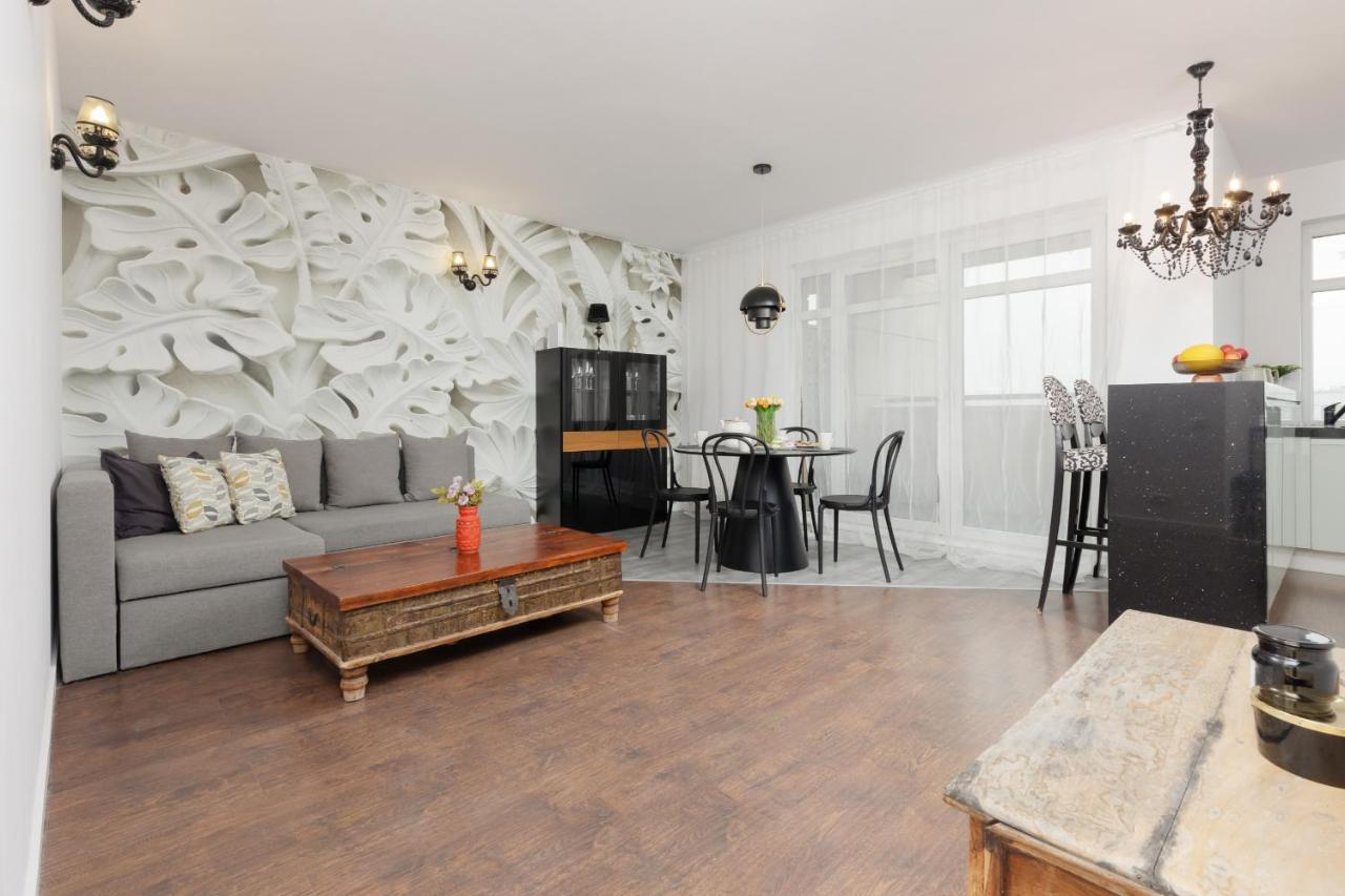 Blonia Wilanowskie Apartment Warsaw By Noclegi Renters Exterior photo
